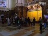 На столичному залізничному вокзалі відкрито грабують громадян