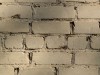 В Киеве на женщину с ребенком осыпалась стена