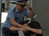 Мужчина притворился милиционером и хотел ограбить прохожего