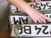 Житель Червонограда крал номерные таблички и требовал за них выкуп