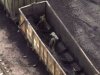 На Приднепровской железной дороге задержали трех цыганок, ворующих уголь