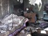 На Луганщине мужчина вынес из огня двух малышей