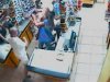 В харьковском супермаркете охранник разбил лицо кассирше