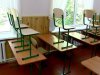 В класс одной из столичных школ завезли бракованные парты