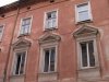 Во Львове жителей памяток архитектуры заставляют менять окна на деревянные