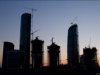 На Троєщині стріла будівельного крана впала на кабіну кранівника