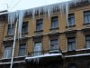 Над головами мешканців Києва нависли тисячі смертельно небезпечних бурульок