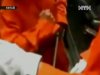 В Китаї загін рятувальників визволяв малюка з машини