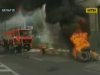 В Бельгии пожарные борются за зарплату бранспойтами и огнем