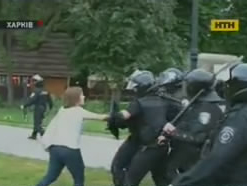 В Харькове милиция дубинками защищала митинг сепаратистов от Евромайдана