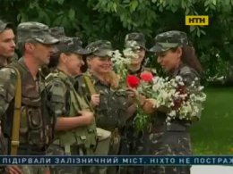 В Рівне з зони АТО повернулась жіноча бригада зв'зківців