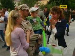 В отпуск во Львов прибыли героические защитники луганского аэропорта