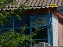 На Київщині батьки-пияки занапастили дворічну дитину