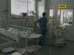 Трое суток пробыли в запертой квартире трое маленьких детей