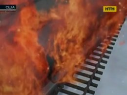 Потяг зі спиртом впав у річку в США