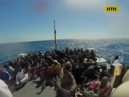 У берегів Італії перекинувся човен з нелегальними мігрантами