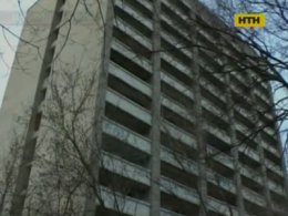 У Дніпропетровську нетвереза школярка впала з 14-го поверху занедбаної будівлі