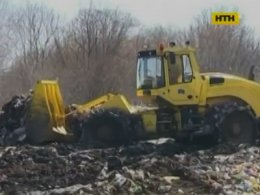 В Ромнах шукають жінку, котра викинула на смітник новонародженого