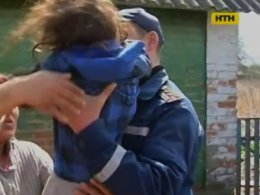 На Вінниччині з глибокого колодязя врятували дитину