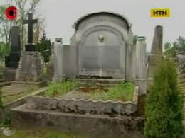 Искатели металла осквернили кладбище в Черновцах