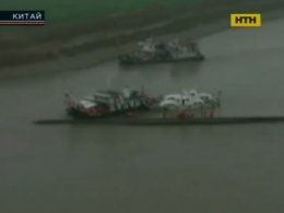 В Китае затонул туристический корабль