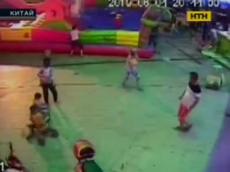 В Китае ребенок погиб на аттракционе