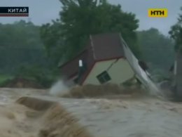 Центральний Китай затопила повінь