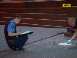 В центре Киева банк обстреляли из гранатомета