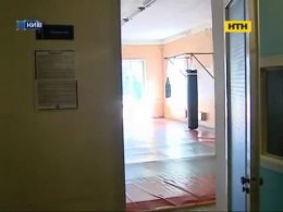 У Києві грабіжники витягли зі спортклубу навіть гантелі