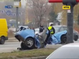 Столичний аматор швидкості розбився об стовп білборда