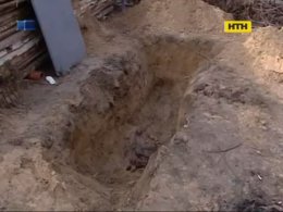 На Киевщине пропавшего мужчину нашли закопанным на собственном дворе