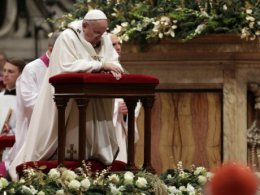 Традиции и современность - как в мире отметили католическое Рождество