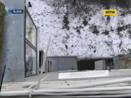 Нетверезий львів'янин розбився, намагаючись потрапити в квартиру з даху