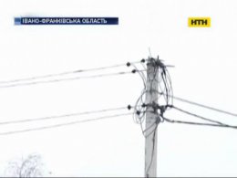 На Прикарпатье электросеть удерживает в заложниках целое село