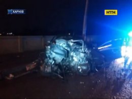 У Харкові нетверезий водій, тікаючи від поліції, врізався у стовпа