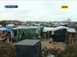 Лагерь мигрантов во Франции глазами Джуда Лоу