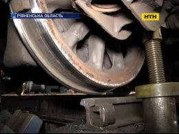 У Здолбунові робітника депо затягло у верстат