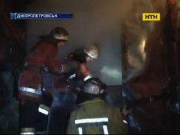 В Днепропетровске тушили пожар на предприятии