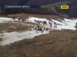 Чемпионат по горным лыжам захлебнулся в грязи