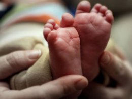 Польские врачи спасли младенца умершей от рака женщины