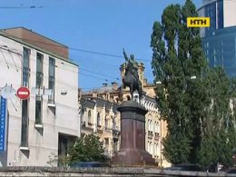 Споры вокруг монумента Щорсу в Киеве