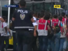 Хвиля репресій проти путчистів накрила Туреччину