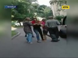 Агрессивная винничанка нападает на соседских детей