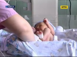 Двух новорожденных бросили холодным утром в Одессе