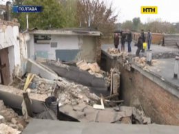 У Полтаві гаражі провалилися в аварійний колектор