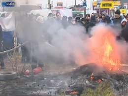 Підприємці столичного Харківського ринку впевнені, що їх виживають, вийшли на акцію протесту