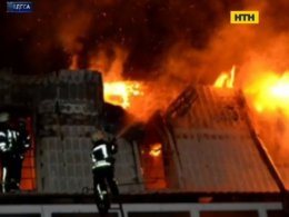 В Одесі під час масштабної пожежі вигоріли десять квартир у новобудові