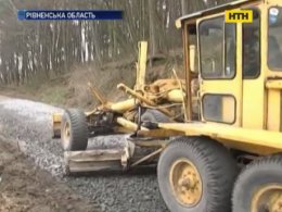 Жителям села Сергеевка Ровенской области наконец ремонтируют дорогу