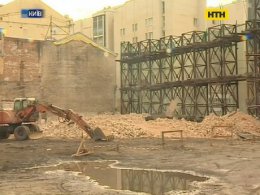 Киев теряет туристов из-за уничтожения исторических памятников