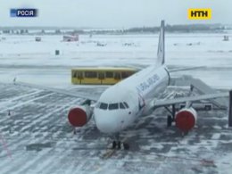 Неадекватный пассажир привел к вынужденному приземлению самолета Киев-Алматы